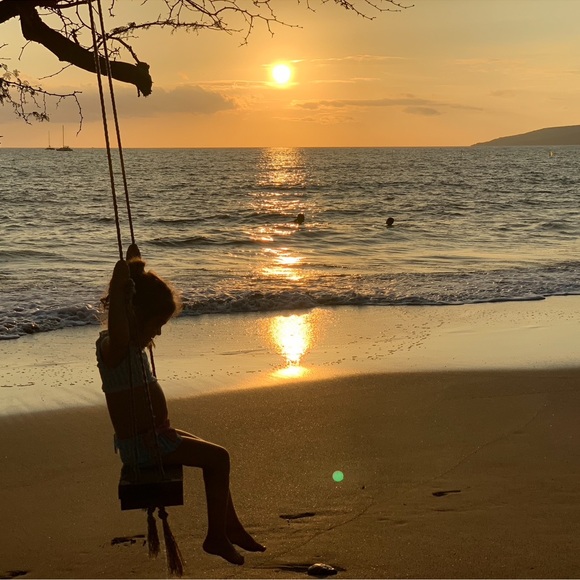 Meet your Poshers Beth & Lala - Picture 5 of 6